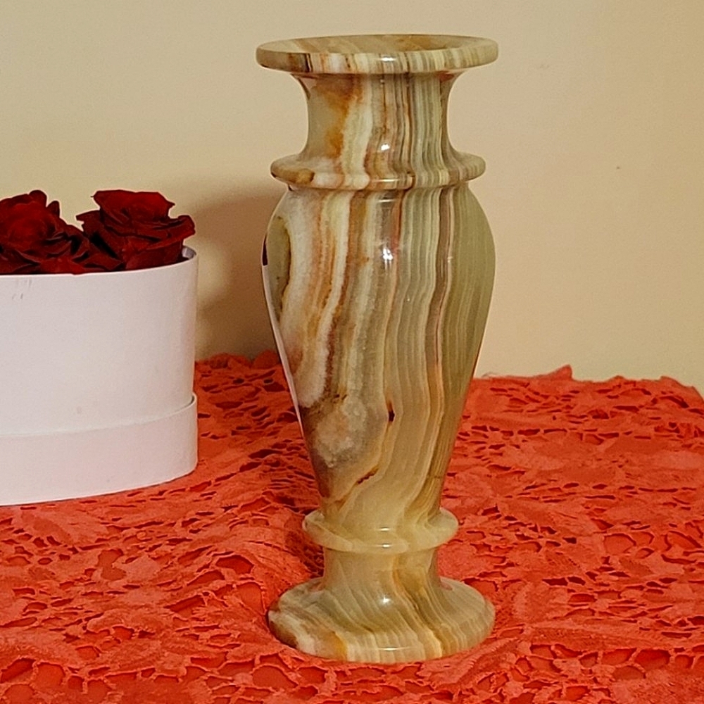 Rare Vintage Onyx Marbled Vase Handmade in Pakistan. 7¾"H × 3"W